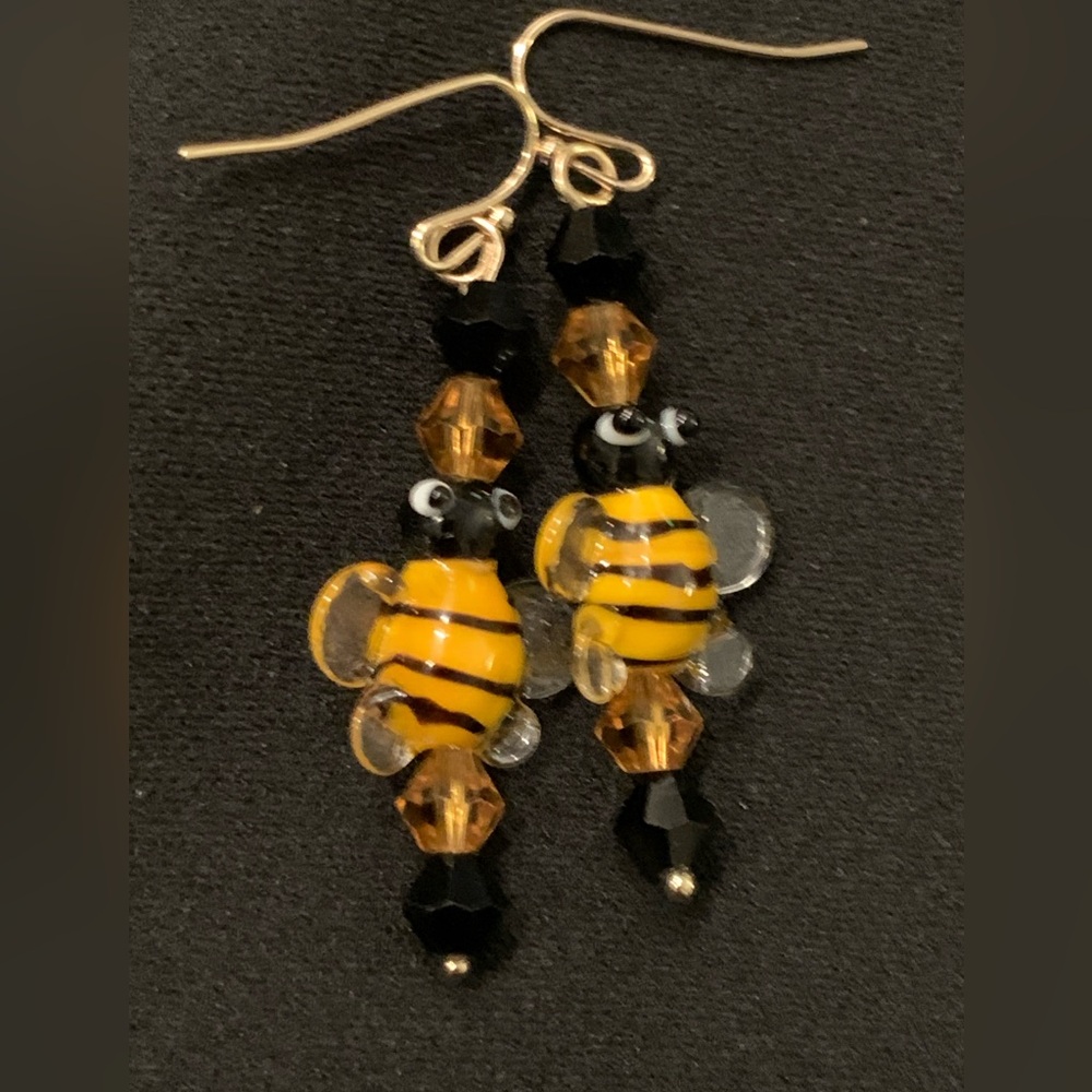 Bee Happy ❣️🐝❣️ Lampwork glass and crystal earrings on gold colored fish hooks.